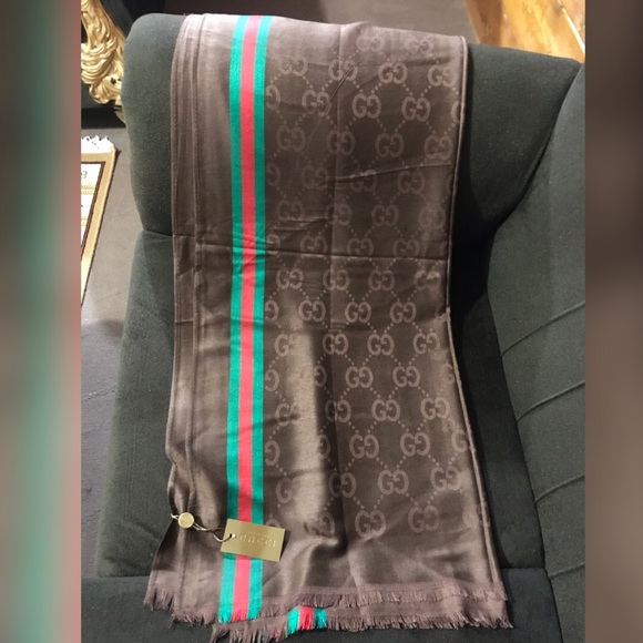 Accessories - Beautiful Scarf and Wraparound🧣
